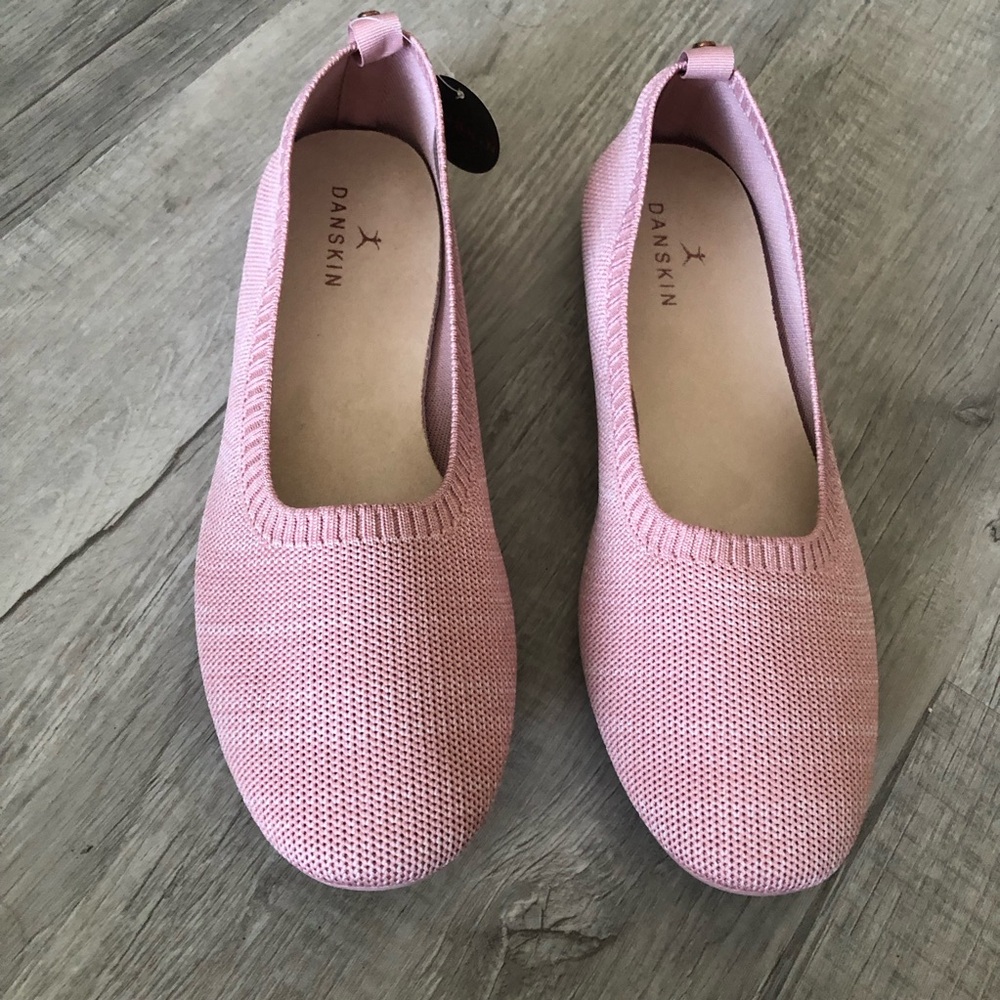 Danskin Luxe Rejuvenate. Memory foam shoes. Size 10